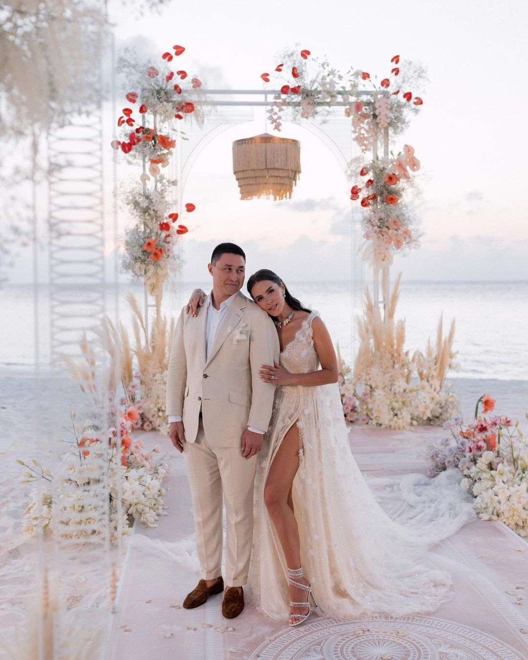 Ведуча Іванна Онуфрійчук зіграла весілля на Мальдівах з бізнесменом Алмазом