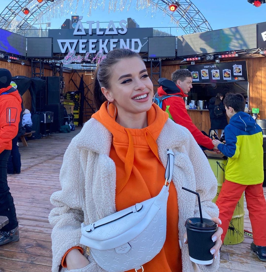 Экс-муж Ани Лорак засветился на курорте с молодой любовницей