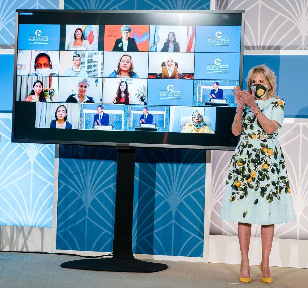 Джилл Байден скопировала образ беременной Меган Маркл: в этом уже увидели символ