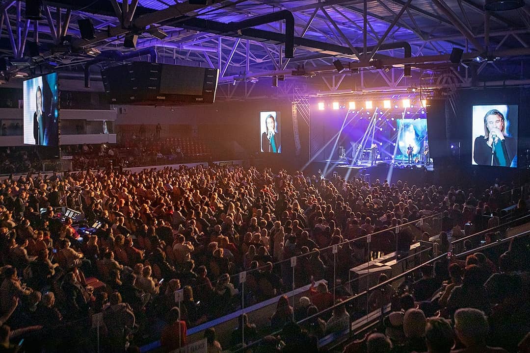 Олег Винник отчитался за безмасочный концерт перед 8 марта: сами посмотрите