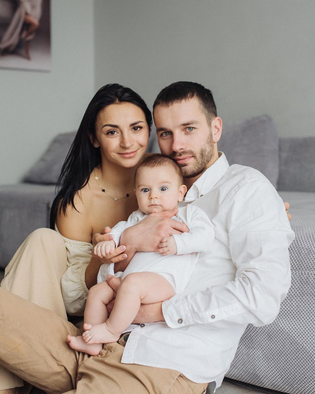 Илона Гвоздева впервые показала лицо сына и сравнила его с мужем