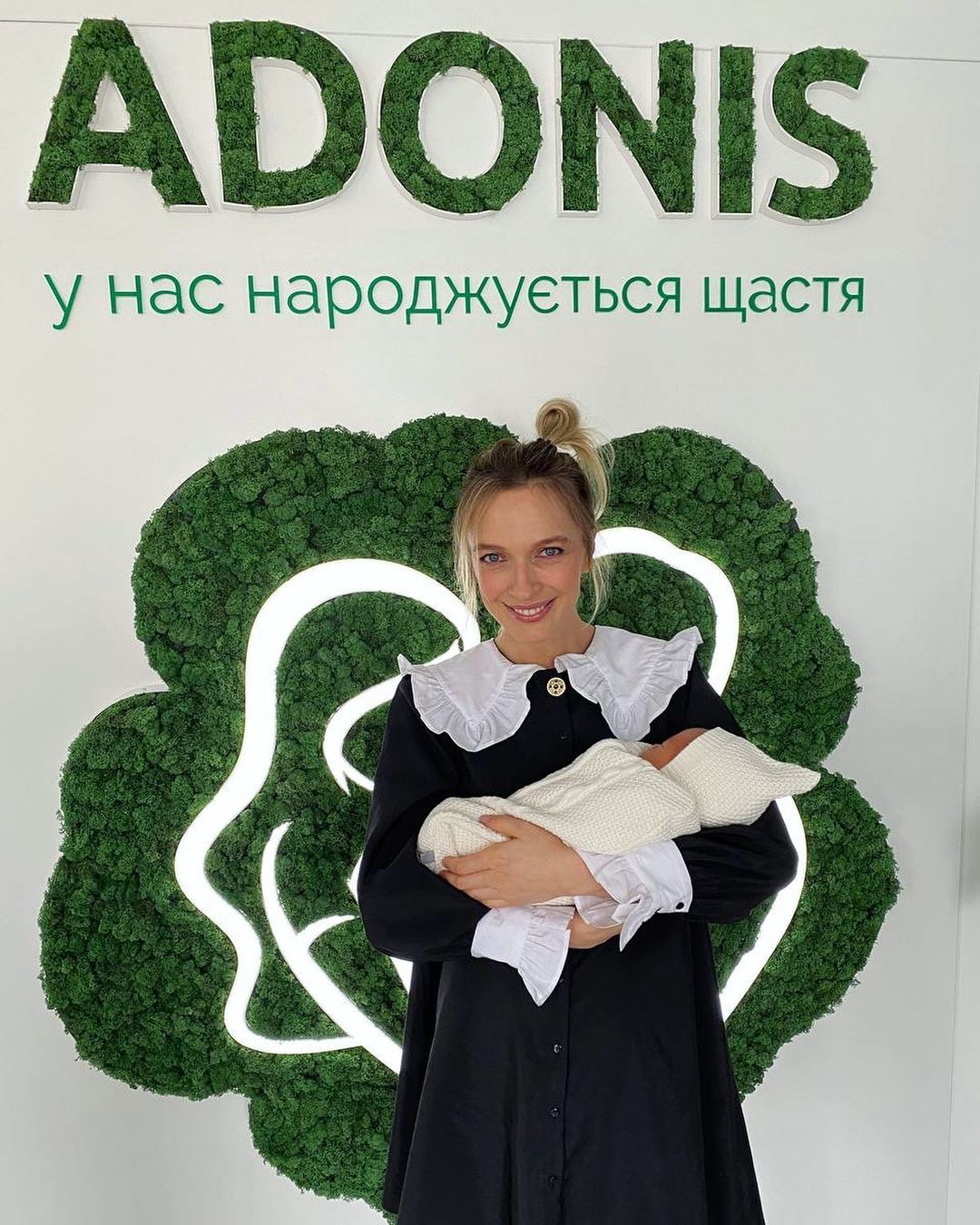 Найди 10 отличий: Василиса Фролова показала себя до и после родов