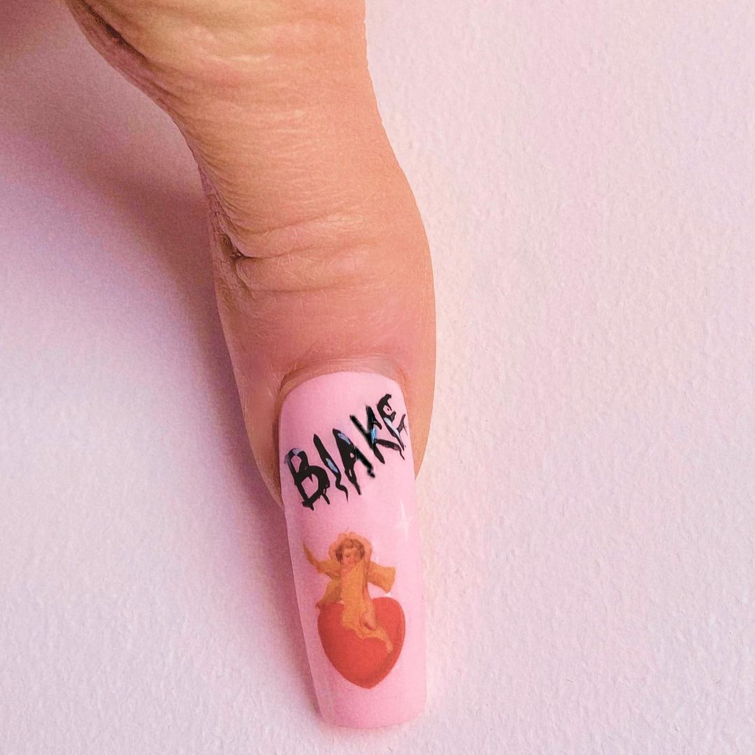 Гвен Стефані похвалилася обручкою за півмільйона доларів і натякнула на вагітність