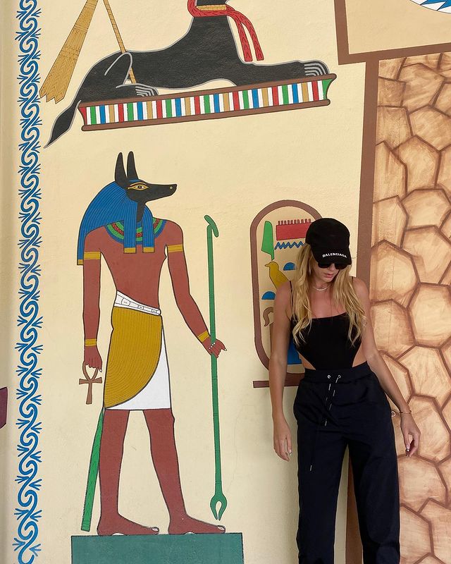 Никитюк в боди организовала авторскую экскурсию в Египте: от желающих нет отбоя