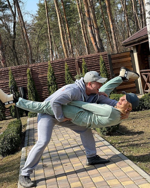 Це кайф! Лілія Ребрик на руках у чоловіка розповіла про велике родинне починання