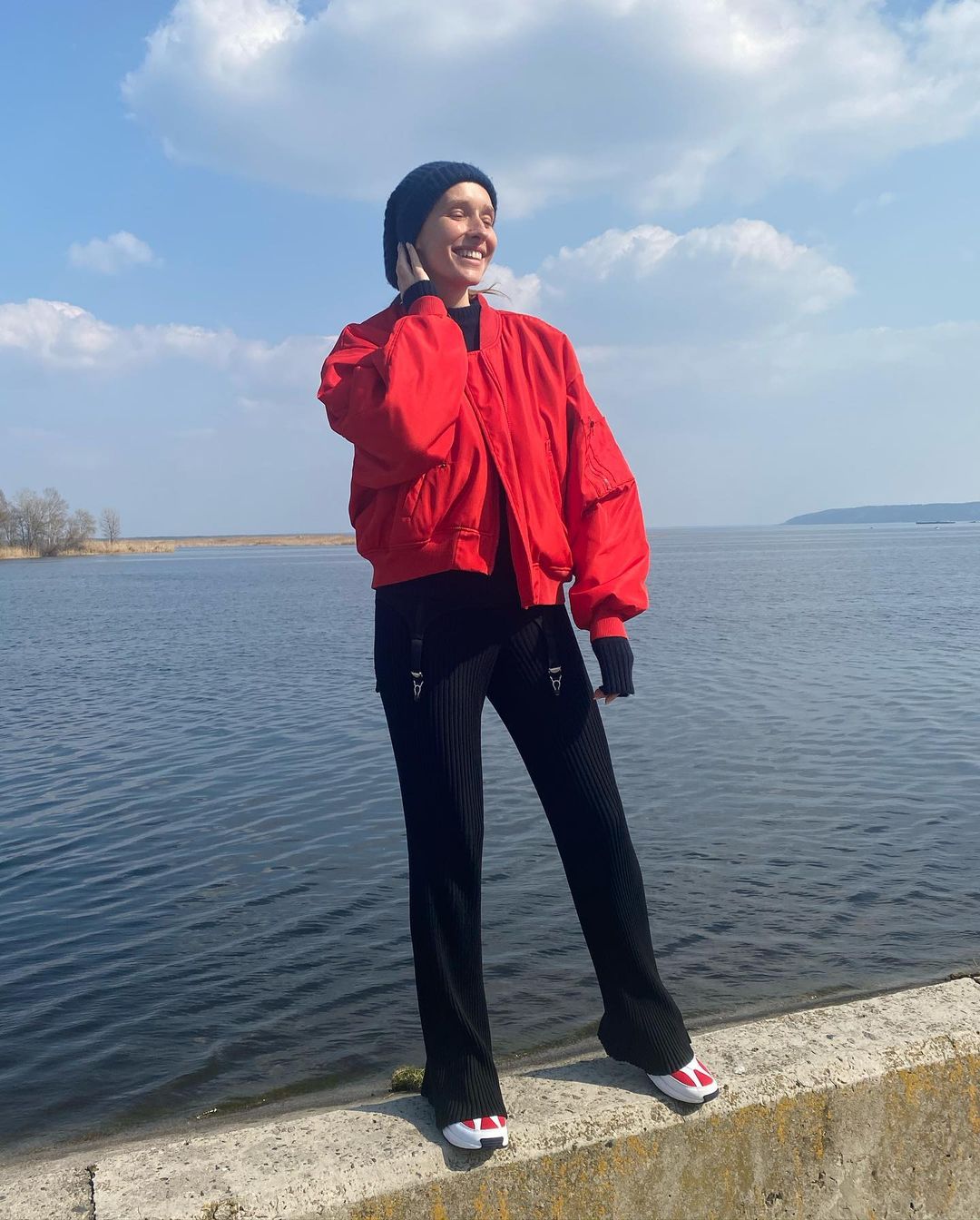 Насолоджуються теплом: Осадча та Горбунов розчулили сімейними кадрами з сином