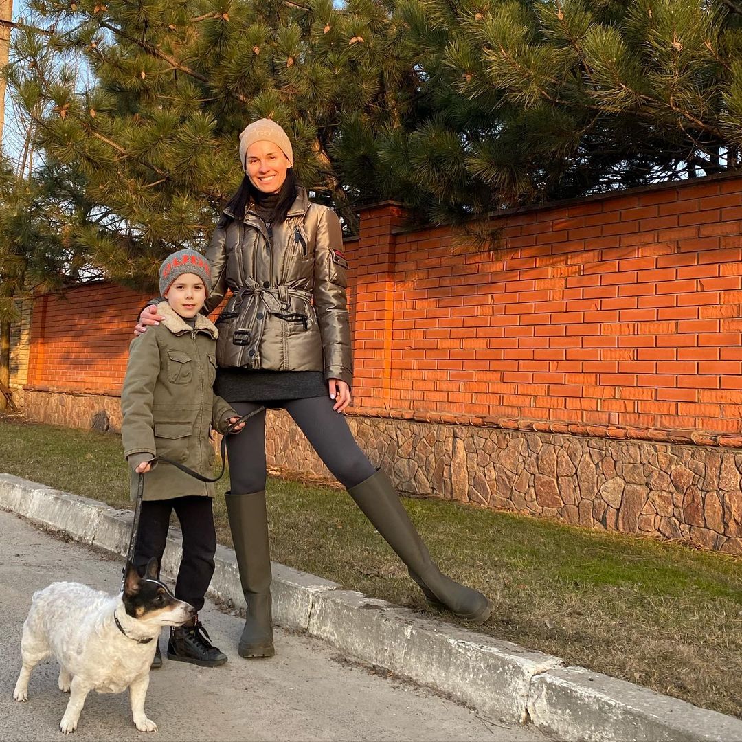 Один вгору, інша - вшир: Маша Єфросиніна зачарувала фото з сином, що підріс