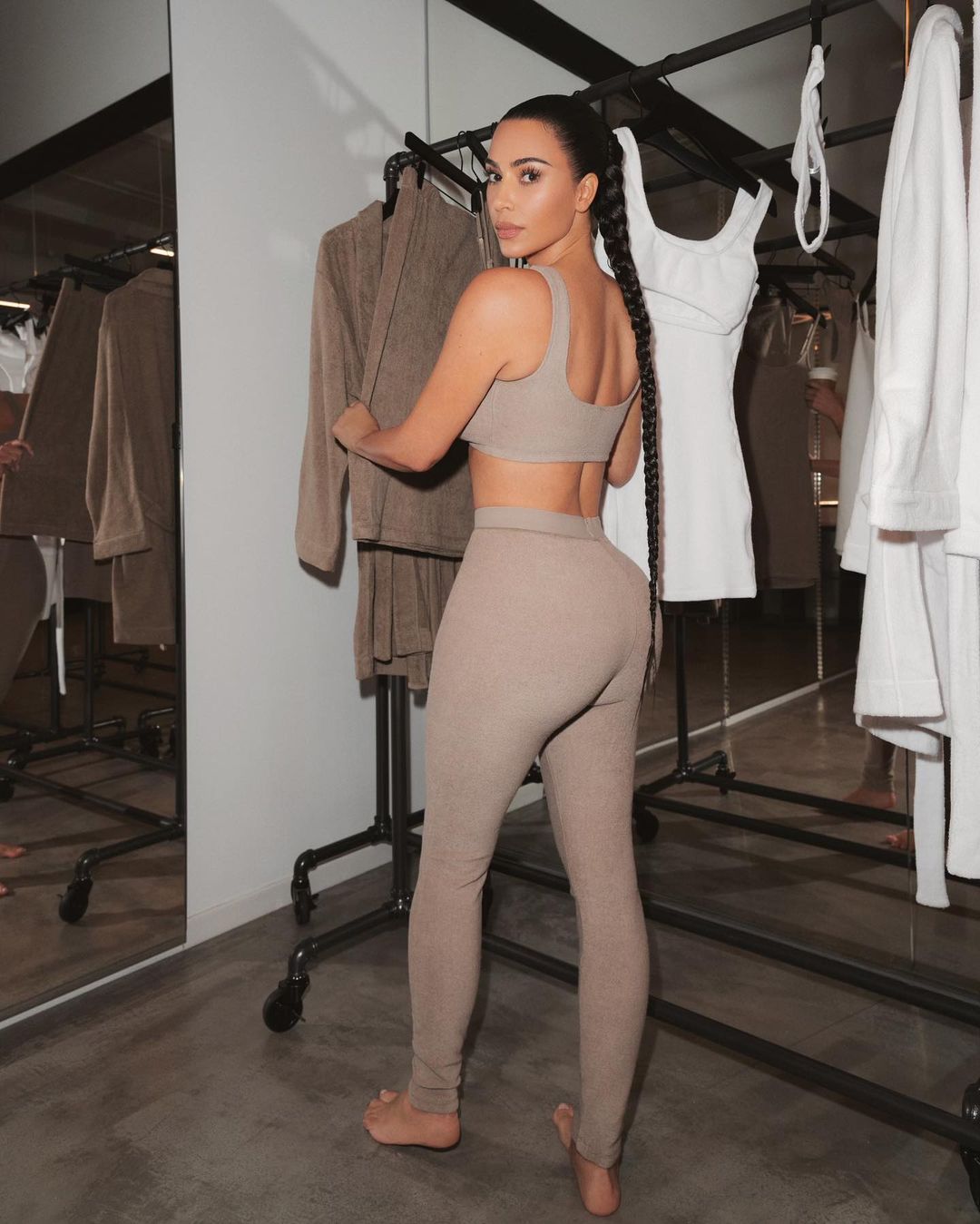 Кім Кардашян показала секретний прийом для ідеальної фігури: просто і дієво