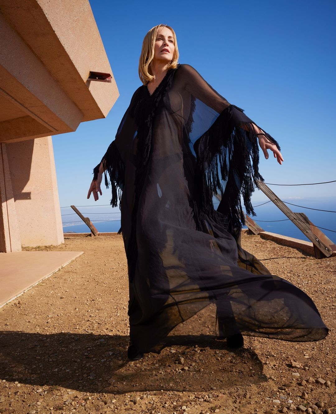 Роскошная женщина: 63-летняя Шэрон Стоун блистает в откровенных образах для глянца