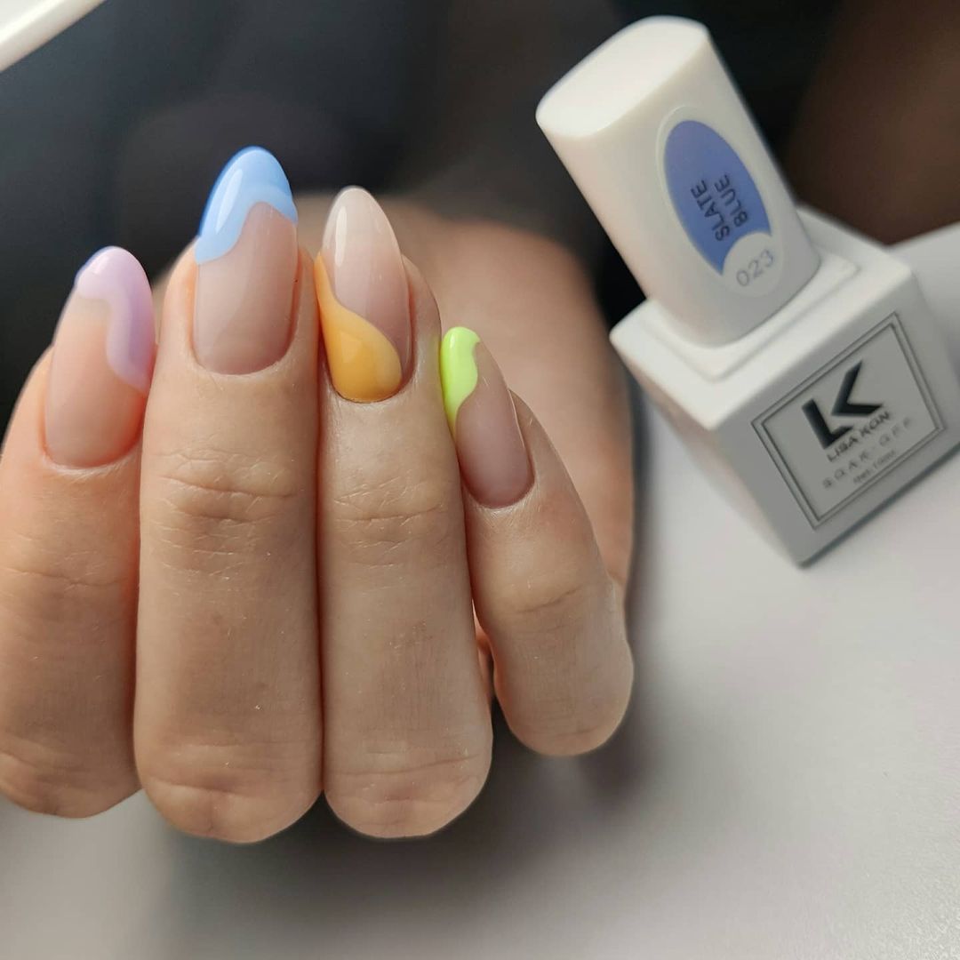 Взяти на замітку: Кендалл Дженнер демонструє модніший весняний манікюр