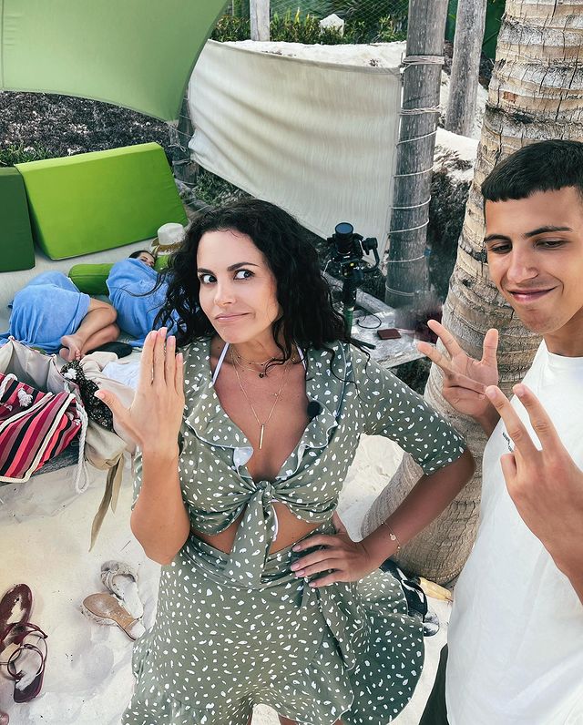 Куда Потап смотрит? Каменских в Мексике без обруального кольца озадачила поклонников