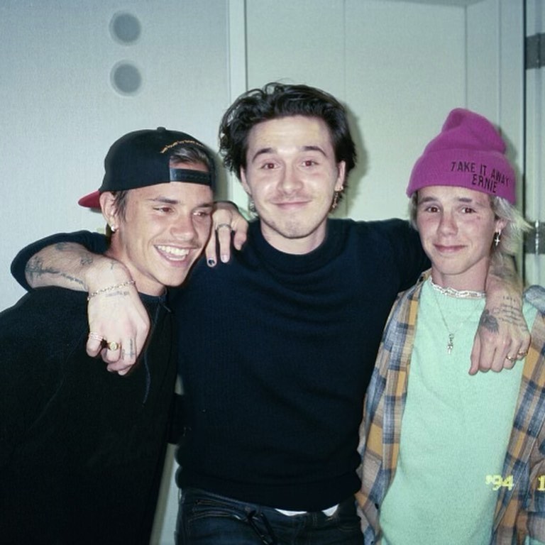 Ви робите мене щасливою: Вікторія Бекхем поділилася зворушливим фото дорослих синів