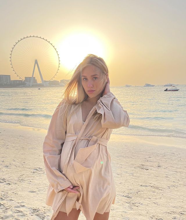 Можно вообще замуж не выходить: беременная Квиткова нарвалась на критику из-за заявления о муже и детях