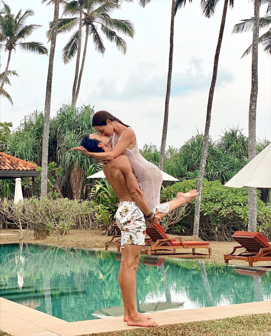 Любовь в раю: Кухар и Стоянов заворожили романтикой под пальмами