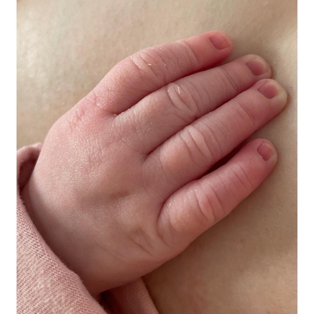 Альбіна Джанабаєва показала перше фото з новонародженою донькою