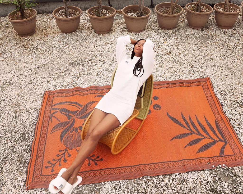 50-річна Наомі Кемпбелл в міні-спідниці і світшоті захопила спортивною фігурою