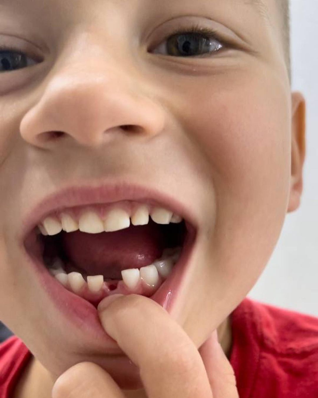 Такие чудесные: MONATIK запечатлел важное событие в жизни сына