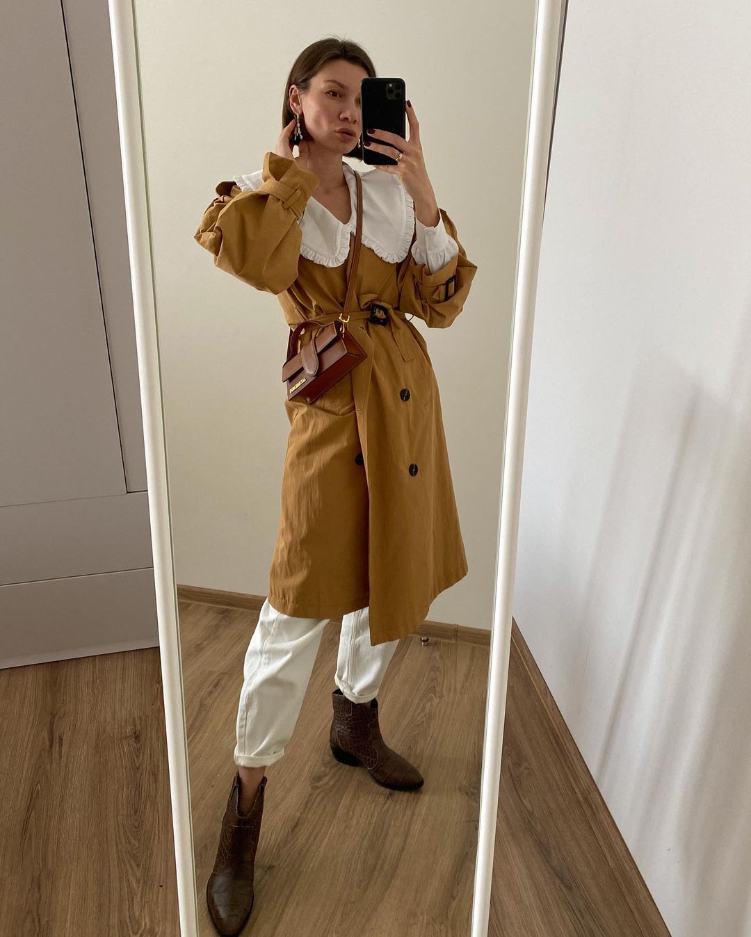 Новый тренд из Голливуда: стилист показала, как носить воротнички