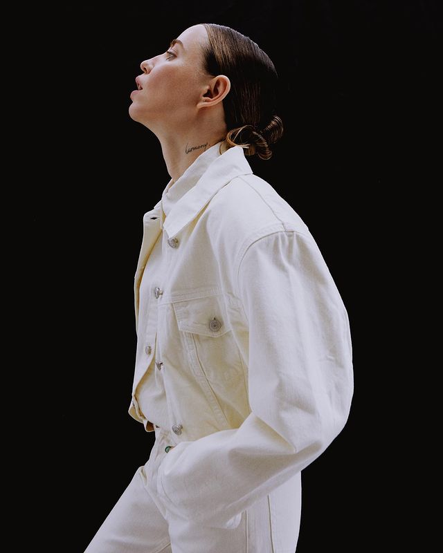 Від елегантної спокуси до street-style: Дорофєєва підкорила калейдоскопом образів, чоловік не встояв