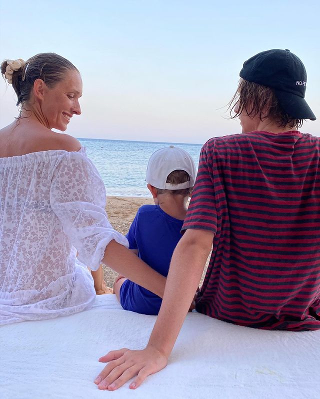 Счастливая Осадчая засветила лицо младшего сыночка: &quot;не думала, что буду мамой троих&quot;