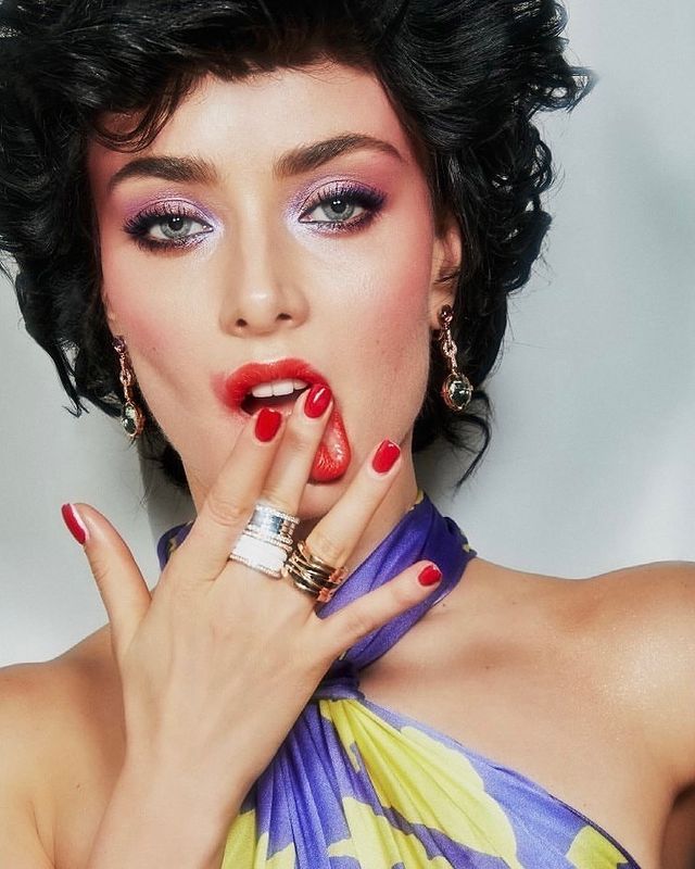 Не узнать! Сильно изменившуюся Мишину спутали с Астафьевой