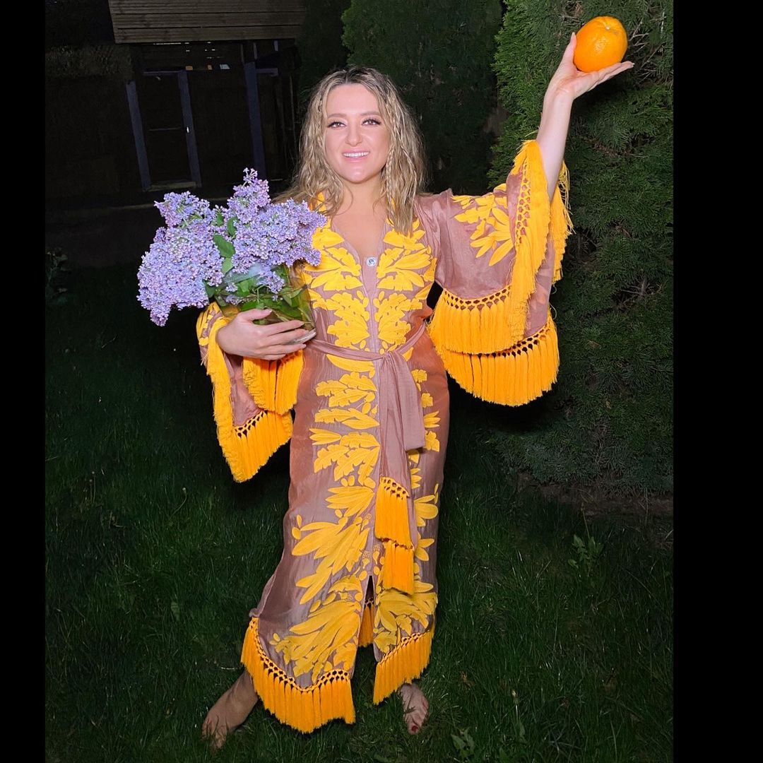Украинские звезды похвастались колоритными нарядами в День вышиванки