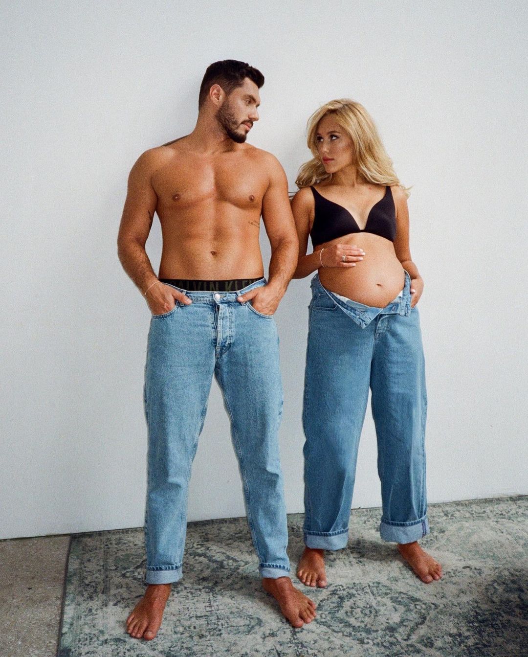 Моя гордость и мое сердце: Добрынин и Квиткова отмечают первую годовщину брака