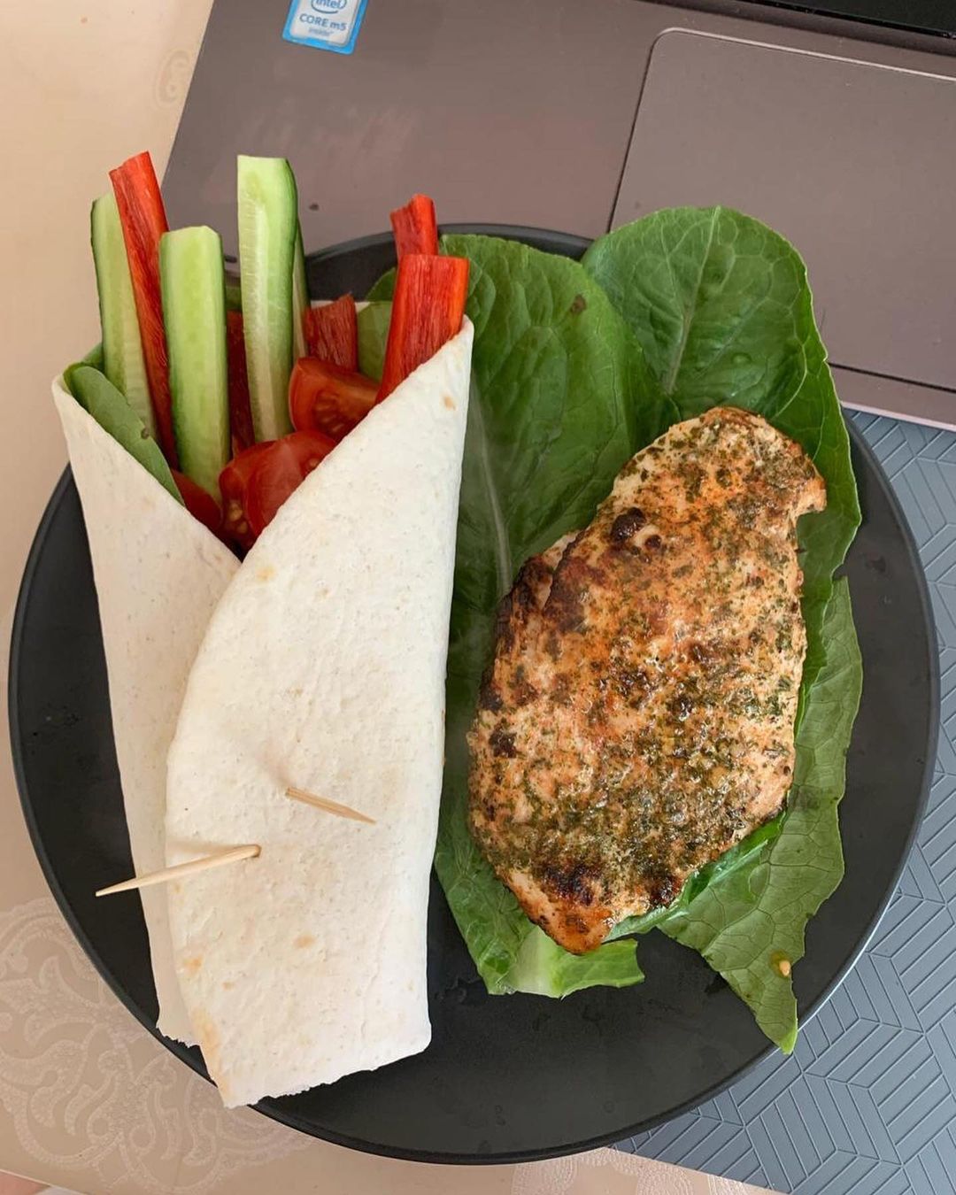 Можно и нужно: диетолог рассказала, каким должен быть ужин при похудении