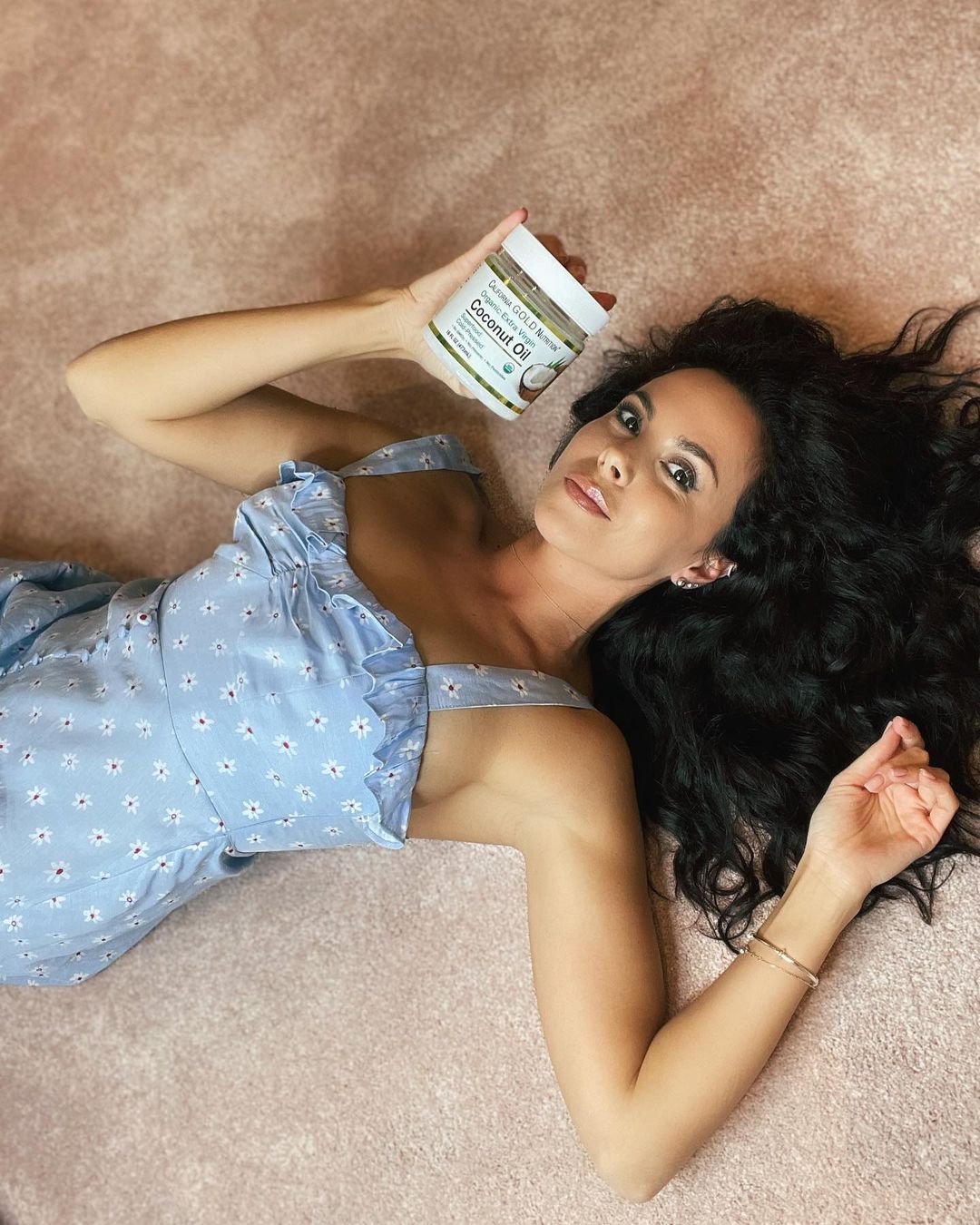 Секреты красоты Насти Каменских: певица рассказала о любимом уходовом продукте