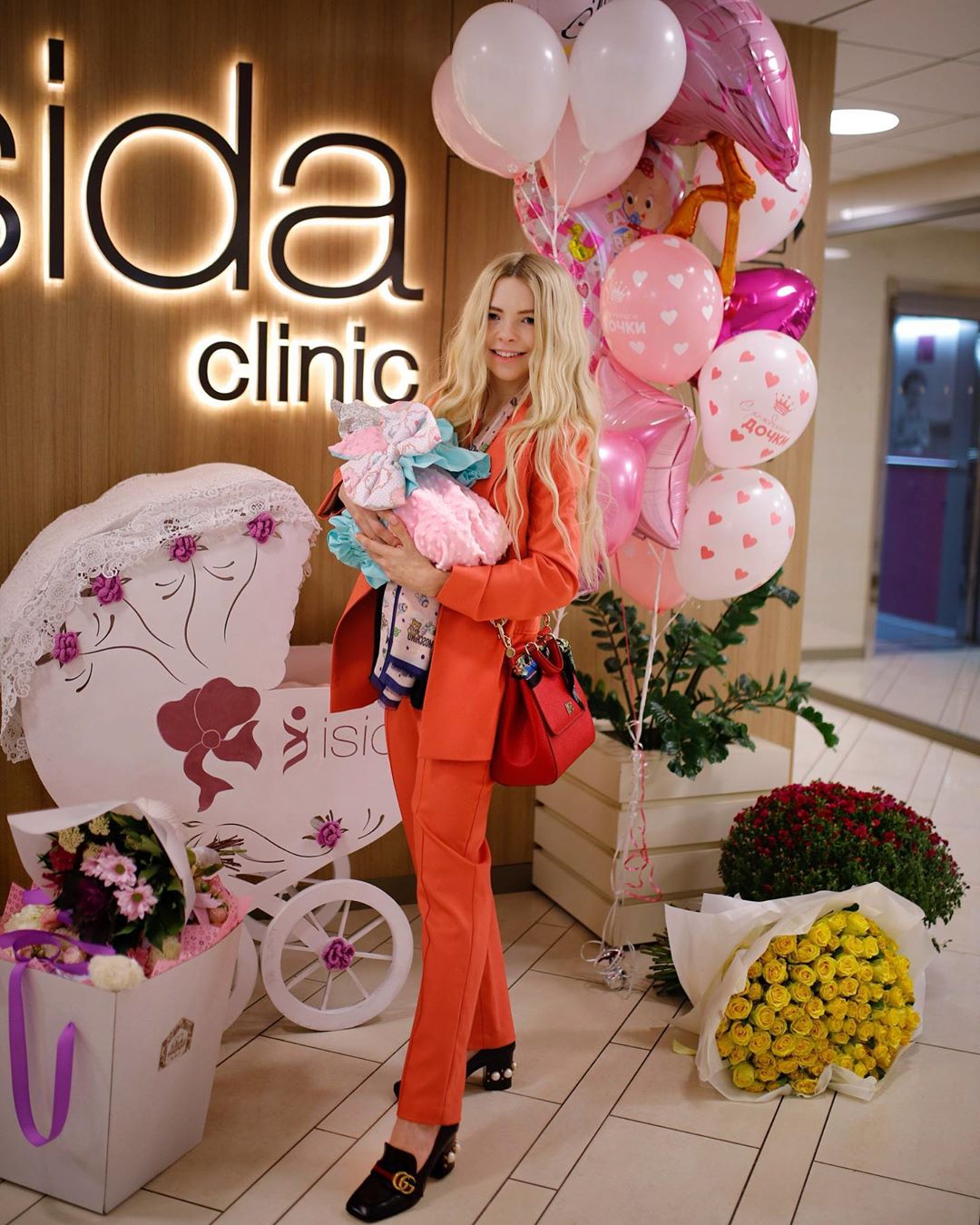 У родині Дмитра Комарова поповнення: чарівні фото малюка