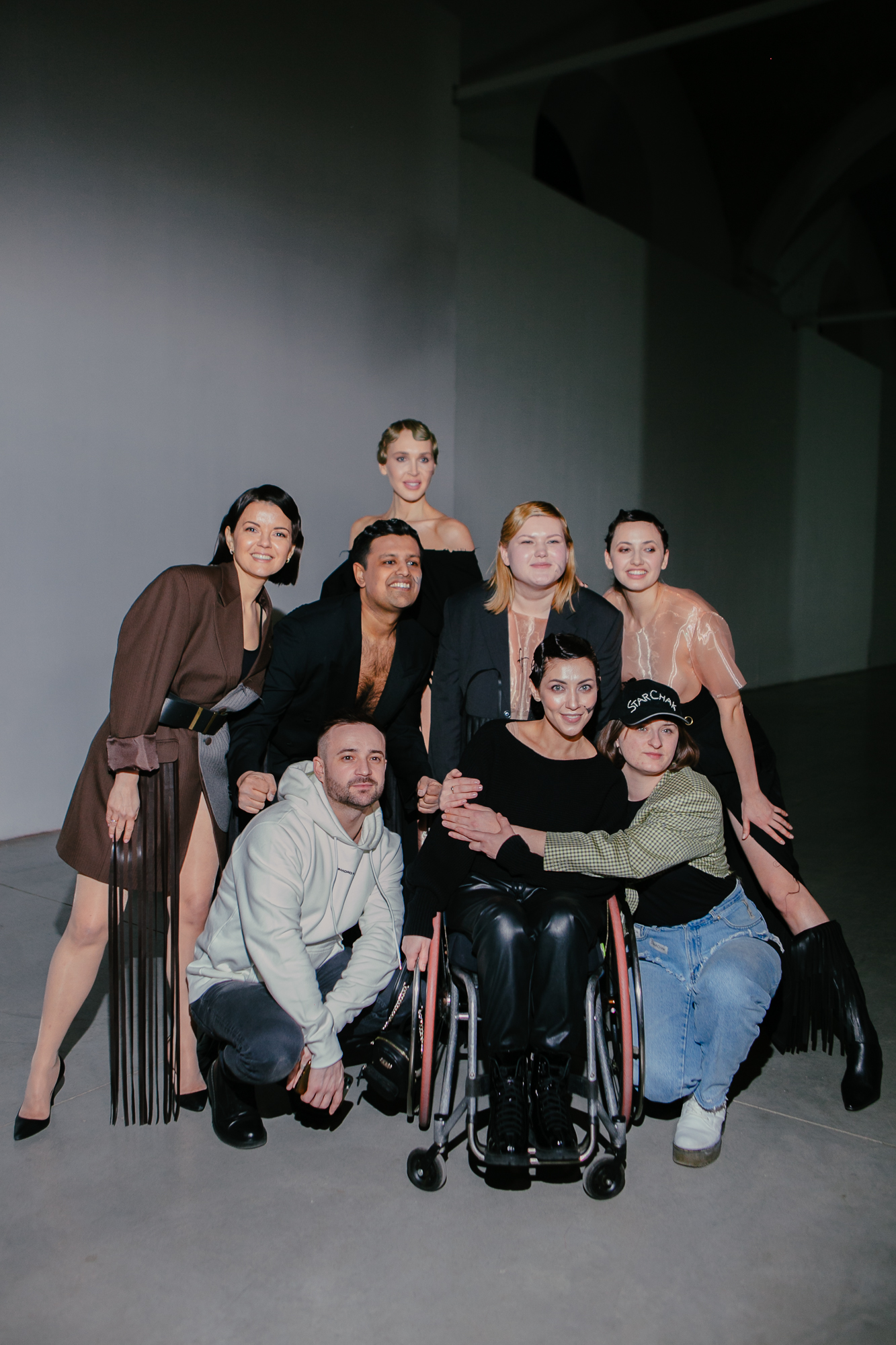 В стильном эко-платье: ведущая Маричка Падалко вышла на подиум в трендовом образе