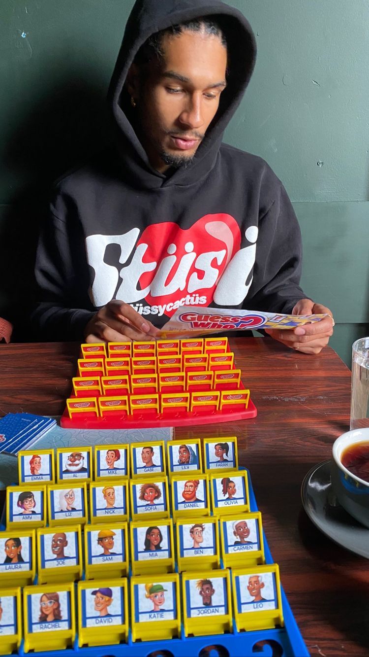 20-річна дочка Джуда Лоу блиснула розкішною фігурою на гарячих пляжних фото