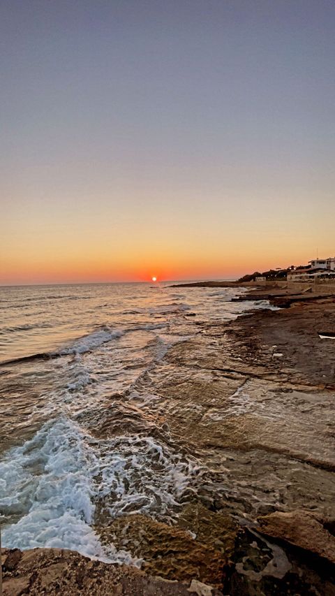 Влад Яма душевно відсвяткував 39-річчя з дружиною і сином у Греції
