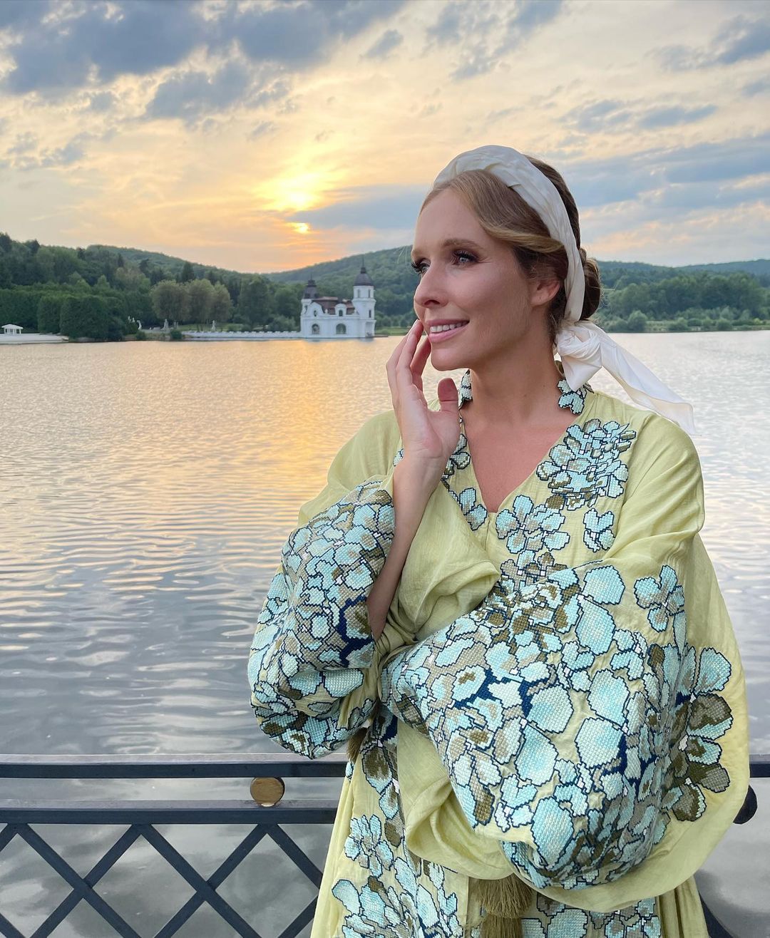 Как принцесса: беременная Осадчая похвасталась платьем-вышиванкой за 76 тысяч гривен