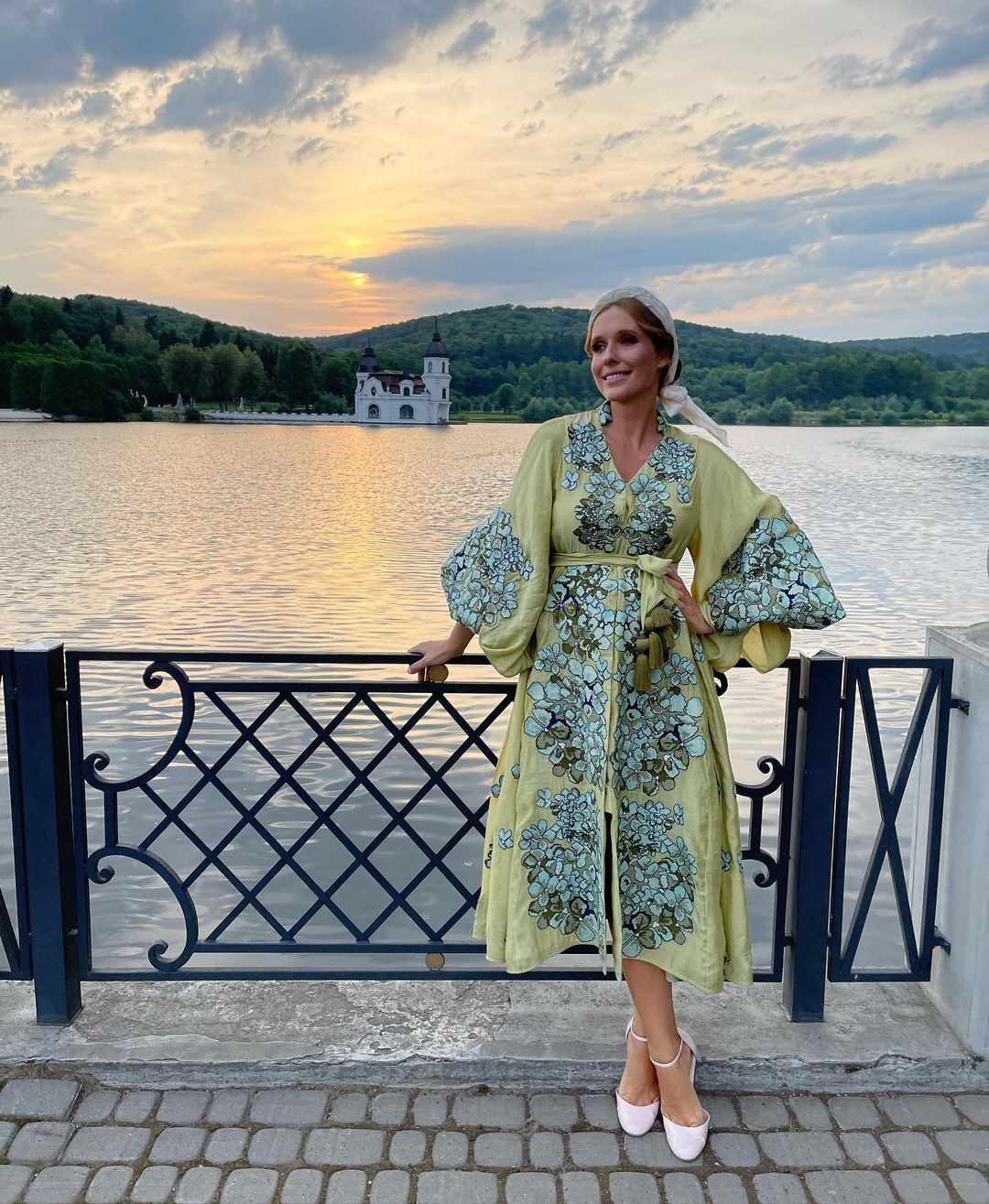 Как принцесса: беременная Осадчая похвасталась платьем-вышиванкой за 76 тысяч гривен