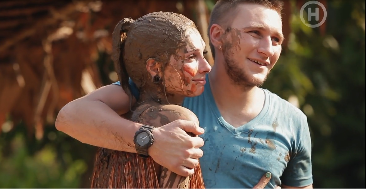 Участник ТВ-шоу поставил своей девушке-украинке шрам тлеющей палкой: жалкое зрелище