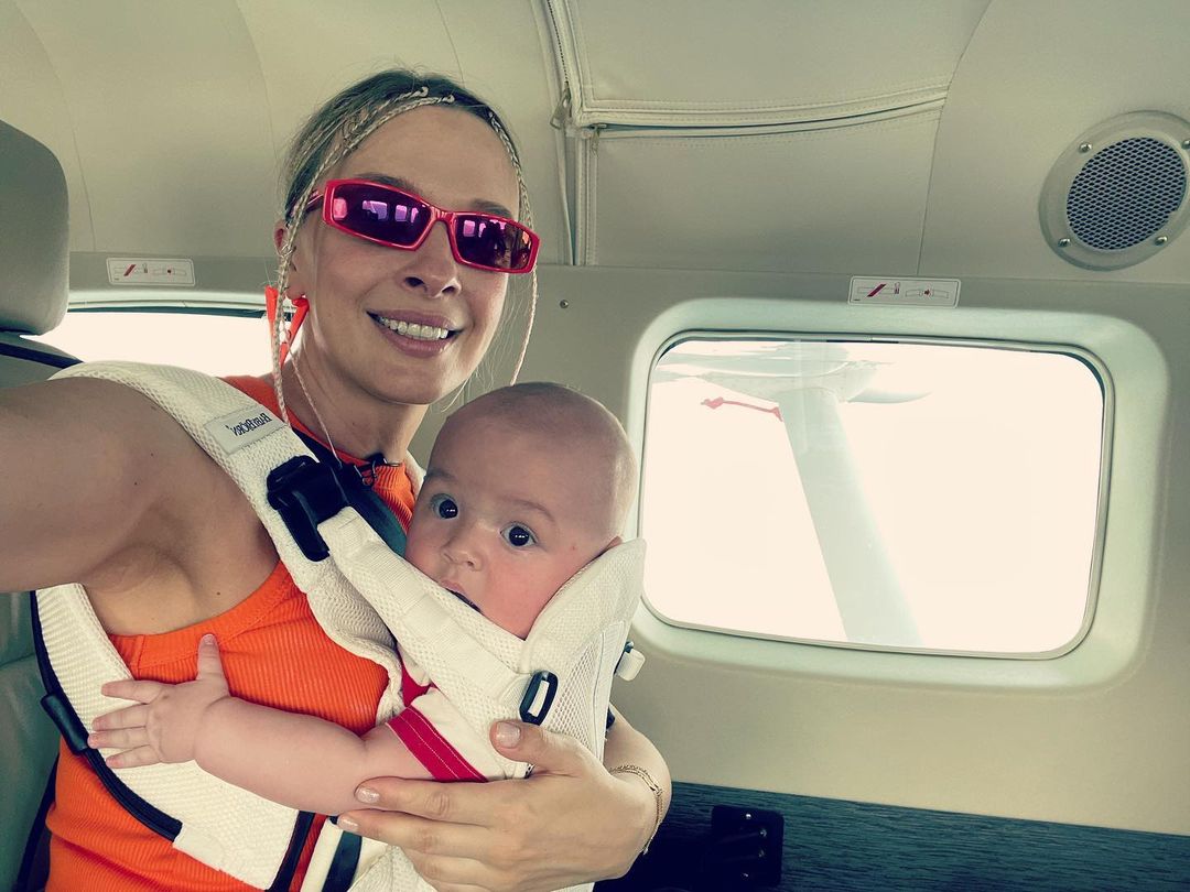 Василиса Фролова вперше показала фігуру в купальнику після пологів