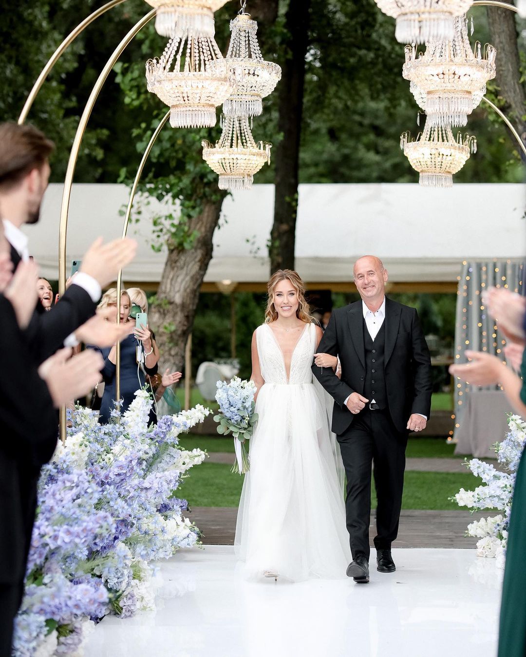 Щасливі разом: Микита Добринін і Даша Квіткова відзначають першу річницю весілля