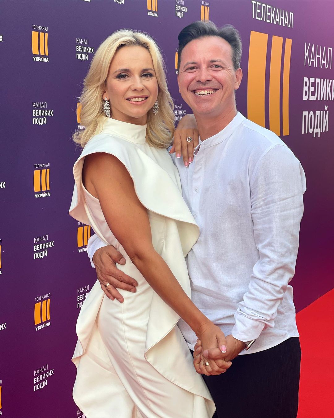 Шикарна пара: Лілія Ребрик з чоловіком &quot;вигуляли&quot; стильні вбрання на червоній доріжці