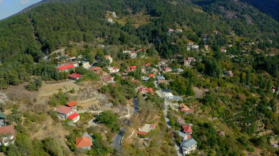 Эти впечатляющие места обязательно нужно посетить на Кипре: водопады, "белые горы" и Олимп