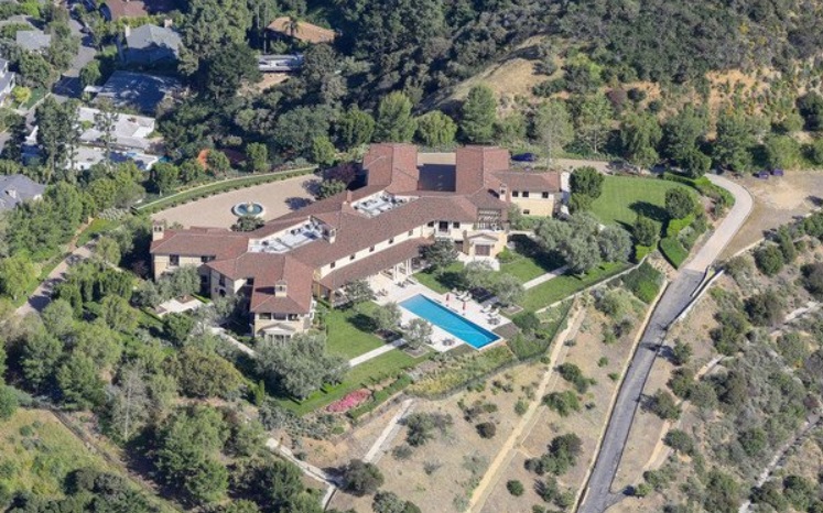 Меган Маркл і принц Гаррі сидять на карантині в розкішному особняку: фото зсередини