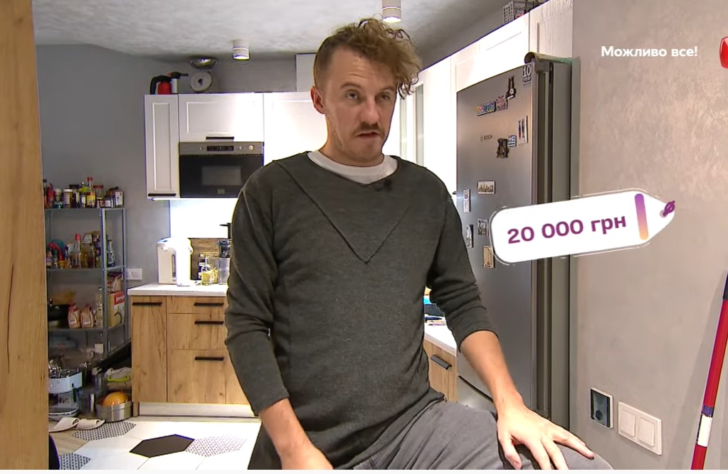 Труси друга та купа зубних щіток: Євген Клопотенко показав свою холостяцьку квартиру