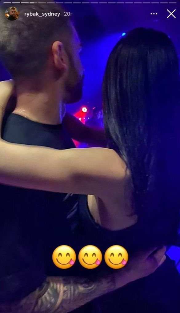 Довго не страждав за Мішиною: напівфіналіст &quot;Холостячки&quot; Рибак засвітив на фото свою дівчину