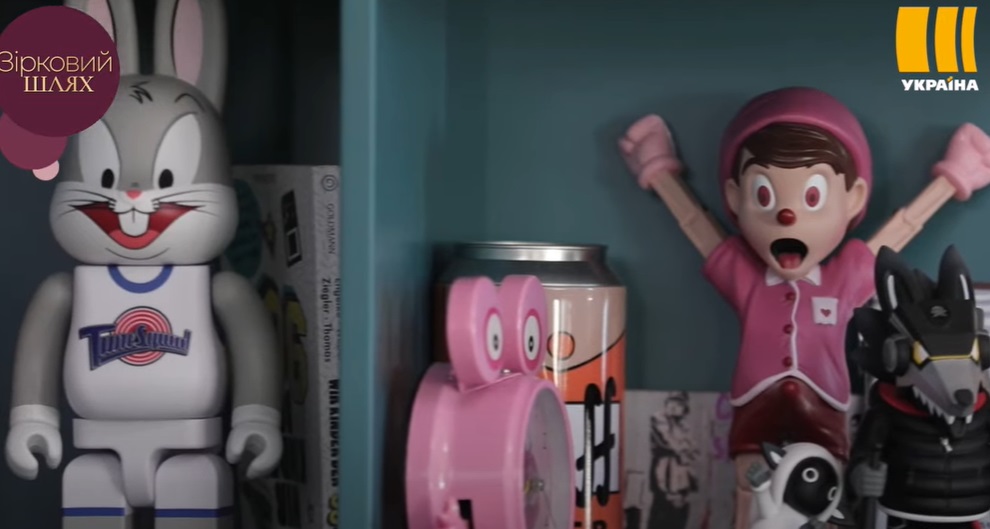 MONATIK показав свій "другий дім" в центрі Києва (відео)