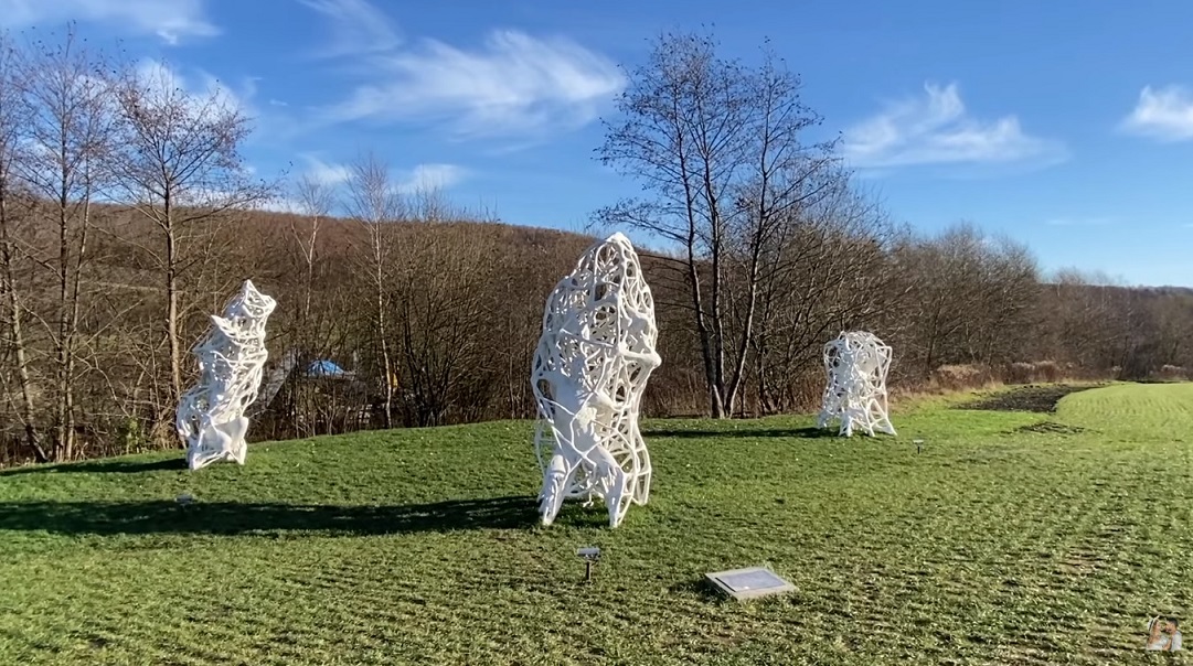 Парк майбутнього під Львовом: як побачити скульптури з натяком на тисячу років вперед
