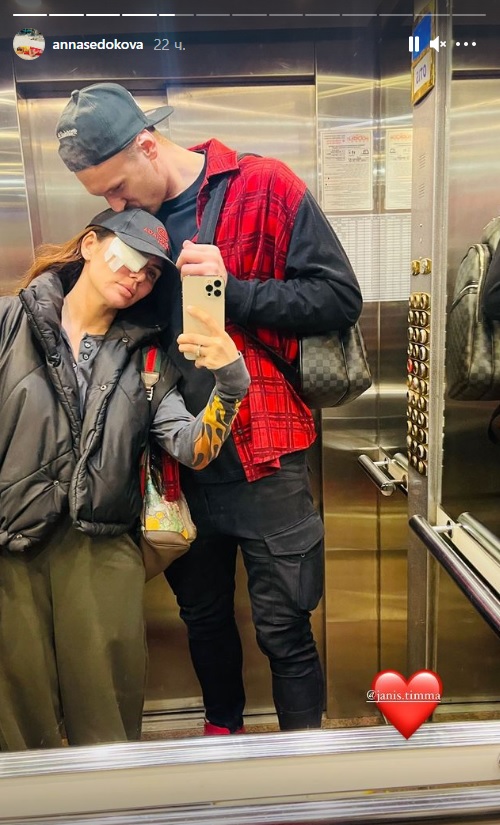 Анне Седоковой сделали операцию: певица показала фото