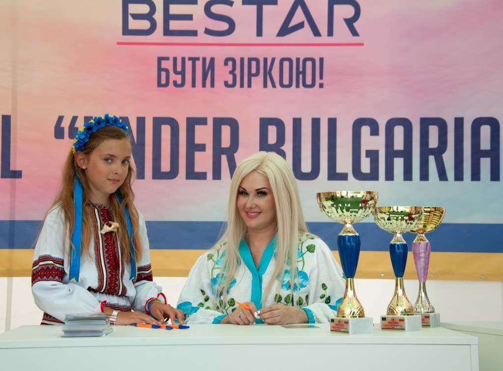 &quot;Україна - це ми&quot;: Бужинська зворушила фото і відео з дитячого фестивалю у Болгарії