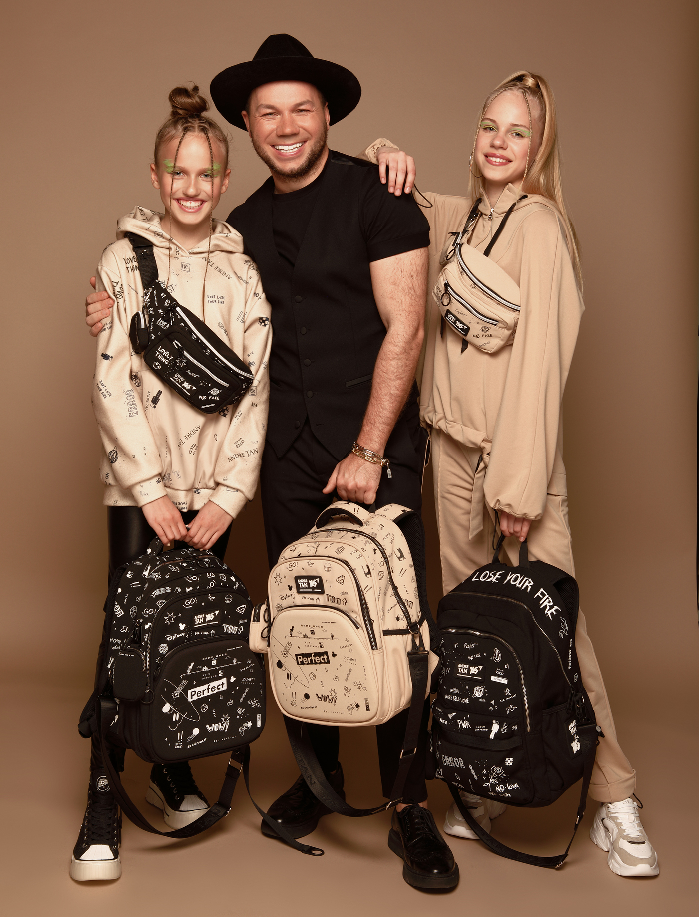 Кежуал и оверсайз: Андре Тан показал, как модно одеть ребенка в школу в 2021