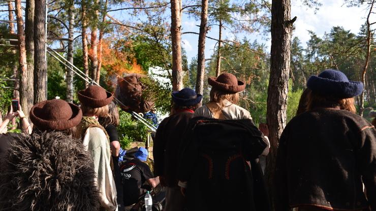 В сеть попали кадры со съемок нового рекламного ролика коньяка "Довбуш Карпатський"