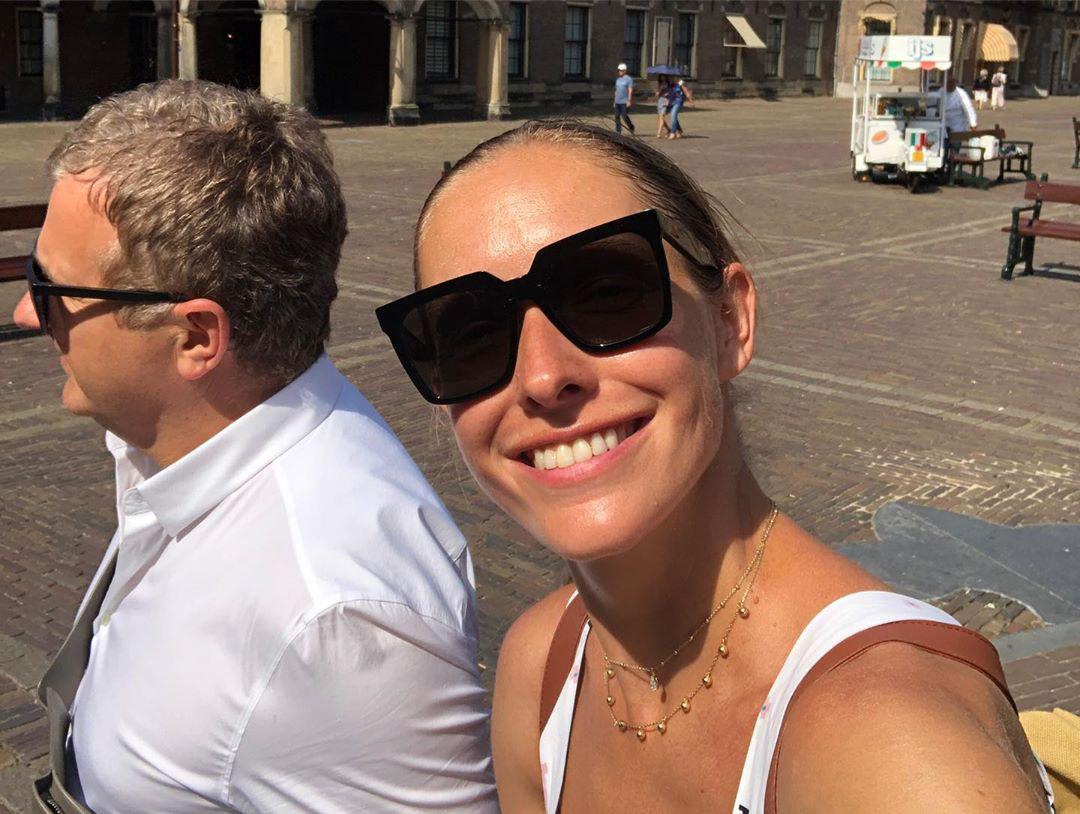 Літня істерика: Осадча вразила калейдоскопом нових фото з Амстердама